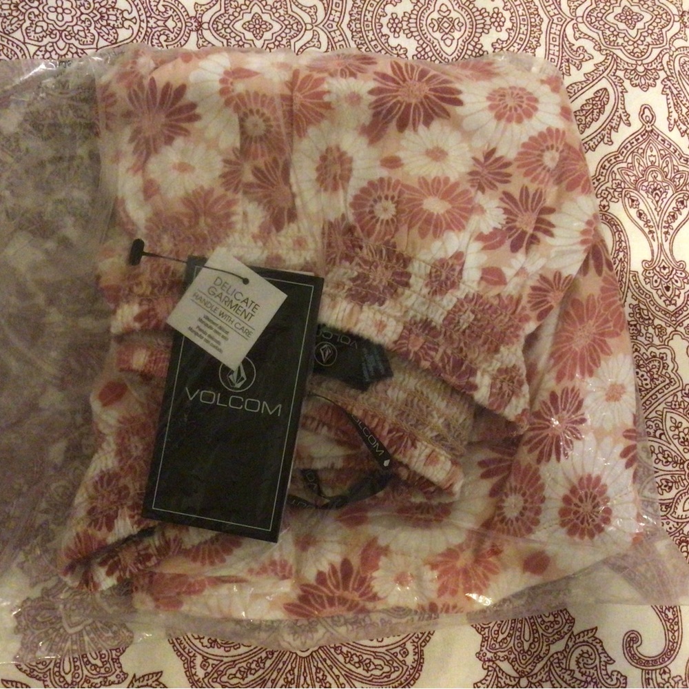NWT Volcom x Harley & J Top - Picture 5 of 7